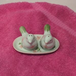 Vintage "Andrea By Sadek" Floral Bird's,Salt & Pepper Shaker 3 Piece Set